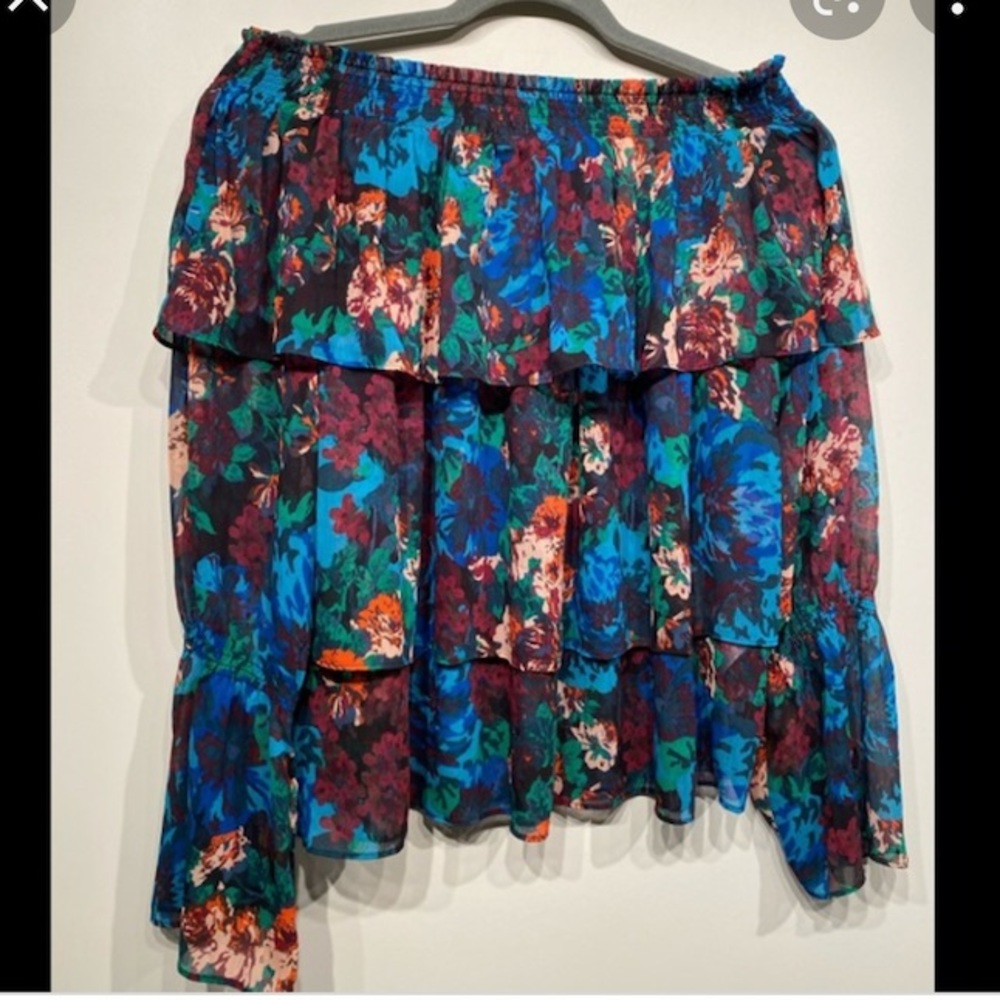 NWT Aritzia off the shoulder top size M